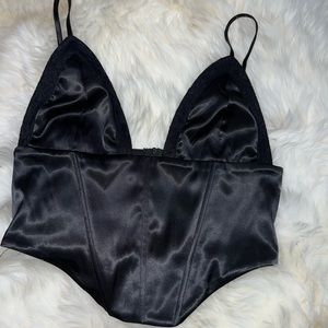 BLACK LACE CORSET TOP